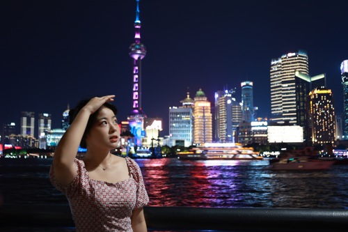 李玲.jpg